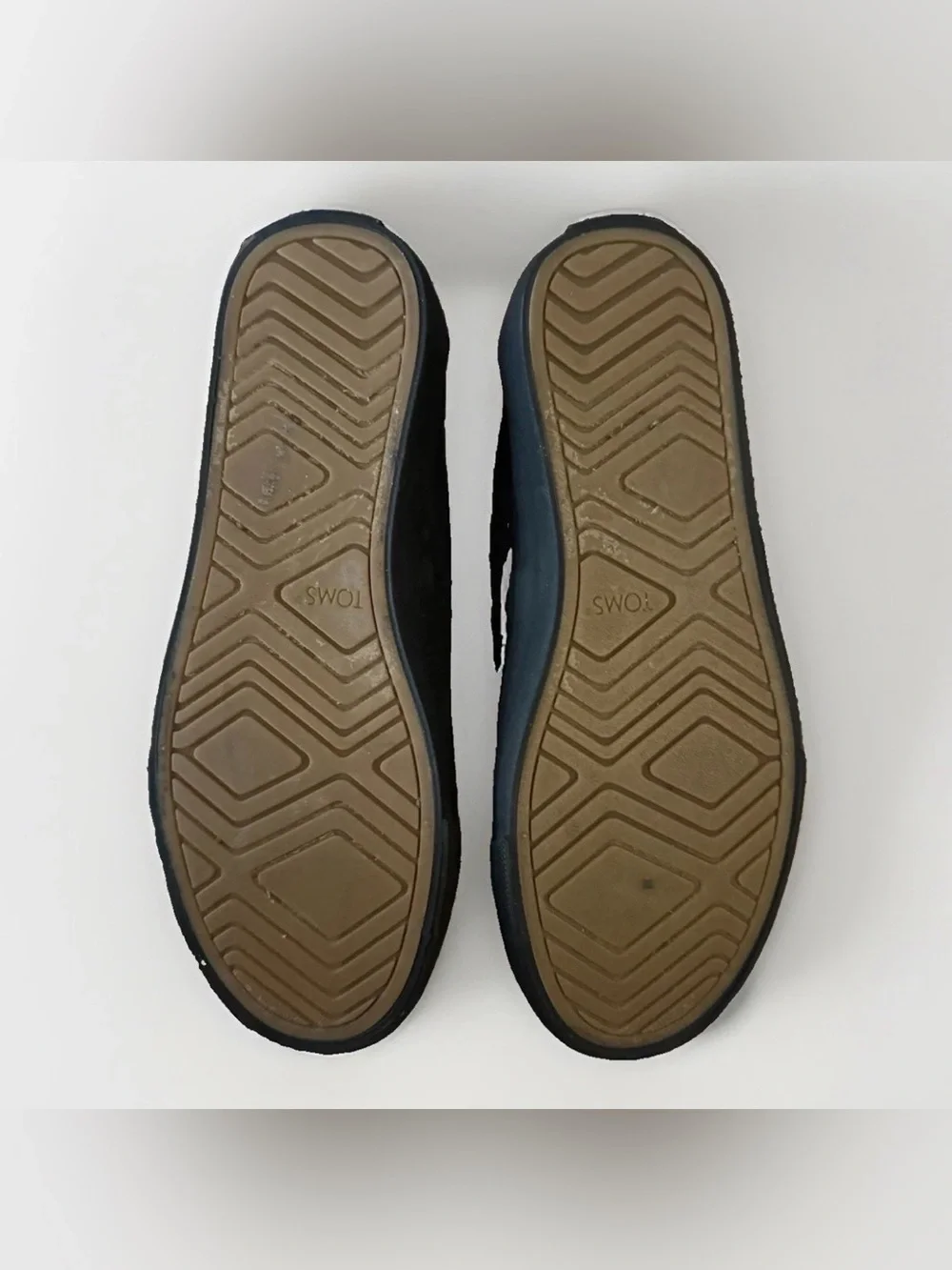 TOMS Black Canvas Slip-On Deck Shoes Men’s 7 NWOB **Free Shipping**